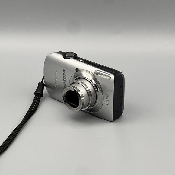 Canon PowerShot SD960 IS Digital Camera | 12.1MP | Silver - Picture 4 of 5